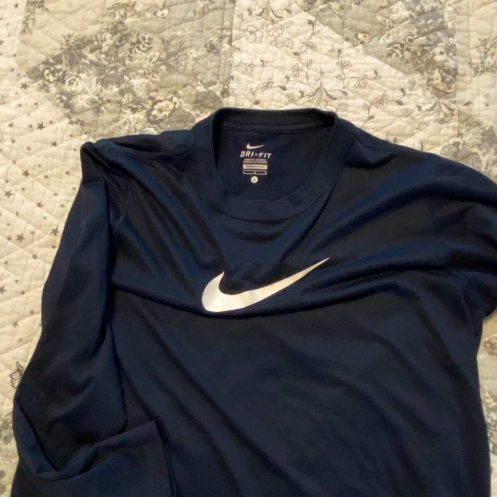 Nike DriFit - Picture 2 of 2